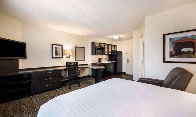 Troy Hotel | Pleasant Stay, Convenient Location! Free Parking, Kitchenette