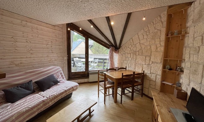 Laveissiere Apartment | Pleasant studio in resort - Pets allowed