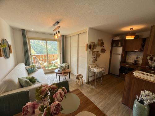 Isola Apartment | Plein Centre, luxueux 6 personnes, 2 chambres, parking , terrasse, vue, Tout pédestre