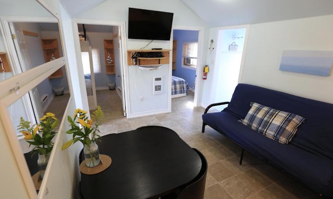 Wasaga Beach House | Plovers Cove Cottage