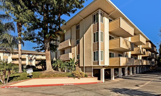 Santa Clara Apartment | Plush, Furnished 2 BR Silicon Valley Corporate Suite