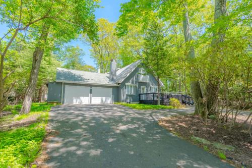 Pocono Summit Ski Chalet | Poconos Pines Retreat getaway near top attractions
