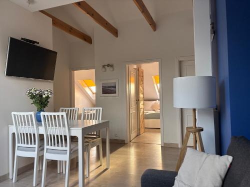 Cetniewo Apartment | Pod Niebem - Przestronne poddasze przy plaży