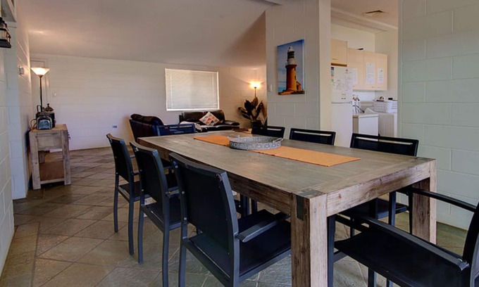 Exmouth House | Poinciana - Right in the centre of town, walking to restaurants and shops.