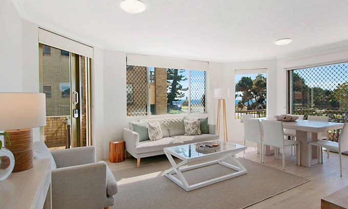 Bilinga Apartment | Point View Lodge 2 - Ground Floor Beachfront Bilinga