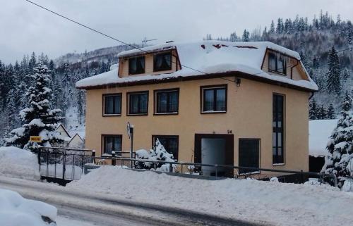 Ujsoy Apartment | Pokoje Gościnne