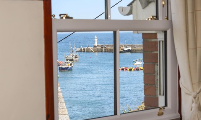 Mevagissey Cottage | POLKIRT FORGE, character holiday cottage, with a garden in Mevagissey
