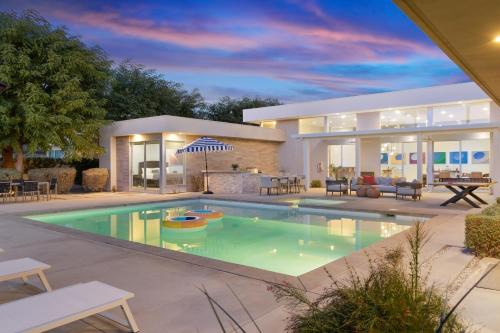 La Quinta House | Polo Villa 2 by AvantStay Entertainer's Backyard w Vball Court, Pool & Spa 260-314 6 Bedrooms