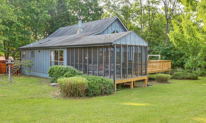 The Woods Cabin | Pool Access: Peaceful Cabin in The Woods Resort!
