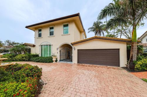 Lighthouse Point House | Pool and Home Theater Lighthouse Point Home!