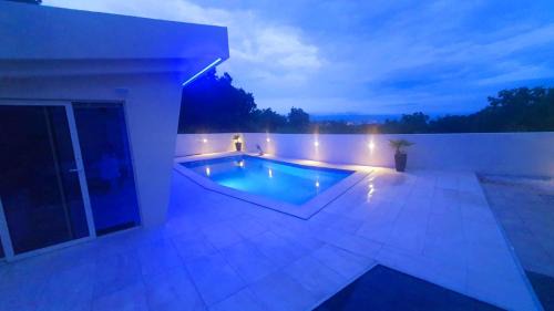 Mihotici Apartment | Pool and Jacuzzi Luxury Apartments