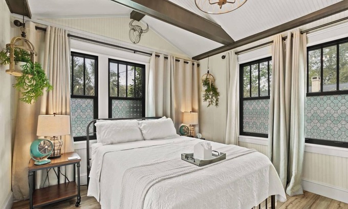East Pensacola Heights House | Pool Cottage * 2 bedroom * Fireplace * Historic Charm * Designer Finishes