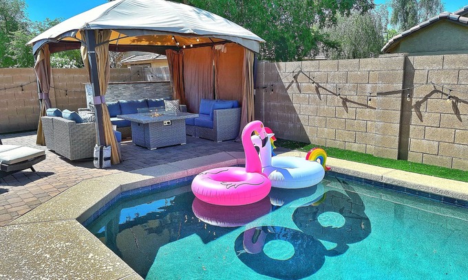 Villages At Queen Creek House | Pool & EV Charger @ Family Friendly comfy house in the heart of Queen Creek