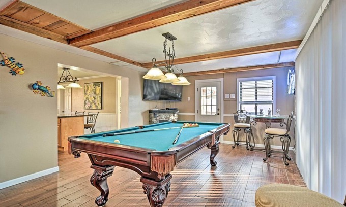 Walsingham House | Pool, Hot Tub & Billard Beach Escape, Dog Friendly