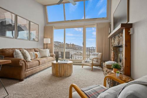 Steamboat Springs House | Pool, Hot Tub, Sauna, Ski In-Out, Amazing Ski Area Views, Top Floor Condo,