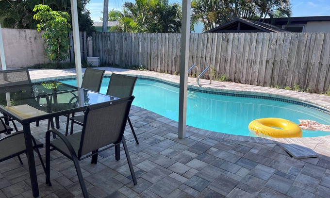 Seacoast Shores House | Pool house, close to the beach!