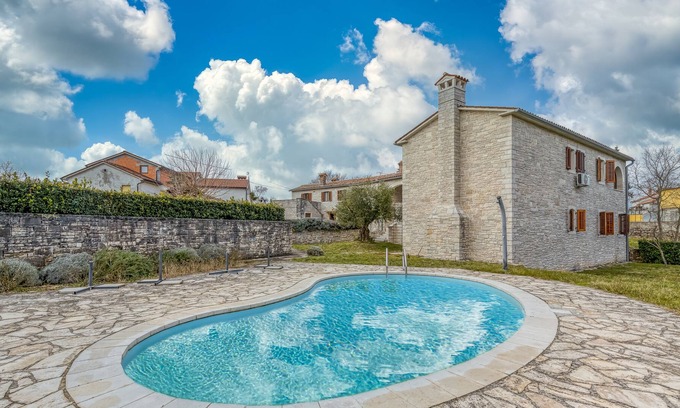 Jezenj House | Pool Villa Frapi - Magnolia, Pazin, Croatia