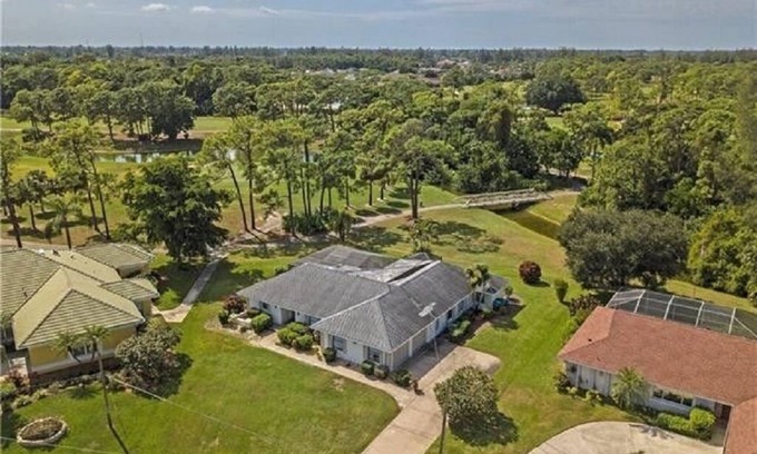 Trafalgar House | Pool Villa on Picturesque Golf Course