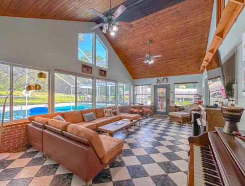 Tallahassee House | Poolhot Tub Sleeps 16 Game-filled