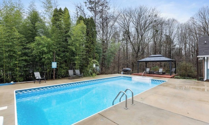 Charlotte House | Poolside Paradise in the Heart of Charlotte