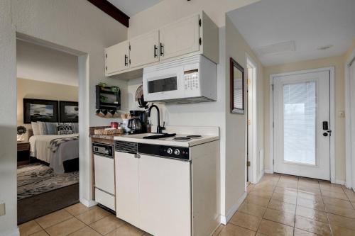 Kimberling City House | Poolside Retreat at Kimberling Crossing