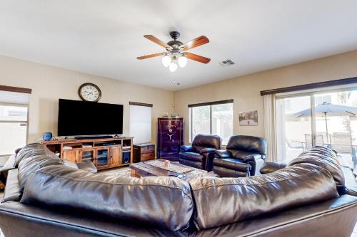 Copper Basin House | Poolside Tranquility