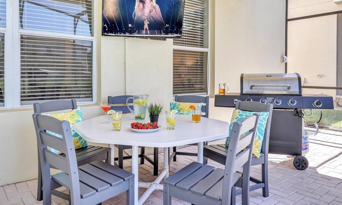 Windsor Hills House | ❤️Poolside TV, 3 Kings, FREE Waterpark, AC Game Rm