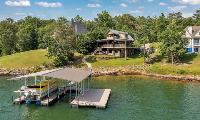 Arley House | Pop's Place: 5 BR, 3 BA in Arley, Sleeps 13