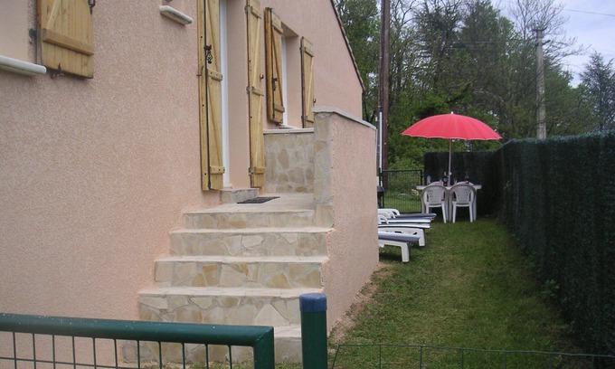 Banne Villa | Poppy gîte in quiet Southern Ardèche