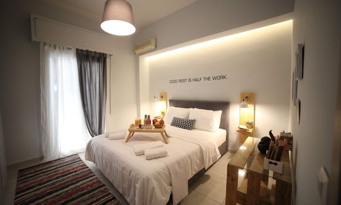 Piraeus Apartment | Port Crossroad Apt in Piraeus
