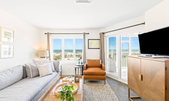 Isle of Palms Condo | Port O' Call F102 - Oceanfront Oasis w/Walkout!