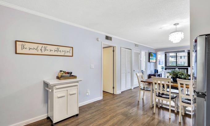 Palmetto Dunes Apartment | Port Royal Spa heaven with private beach access