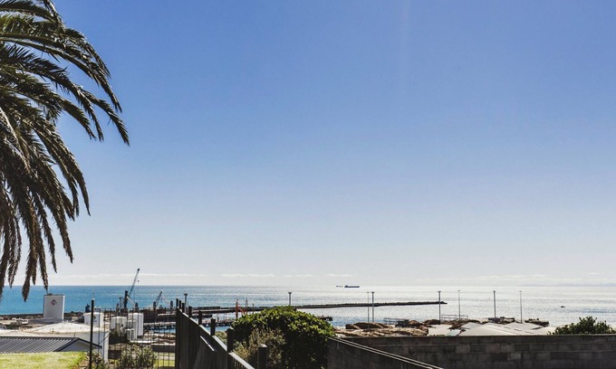 New Plymouth House | Port View Paradise - A convenient access to central New Plymouth