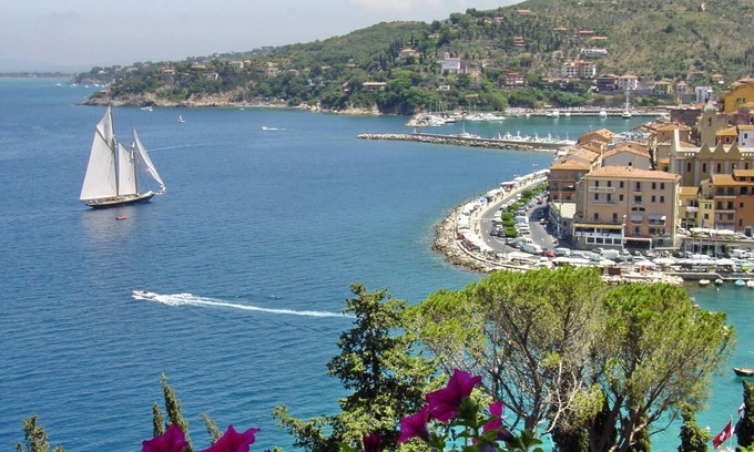 Monte Argentario Apartment | Porto Santo Stefano - Stunning Views, Beautiful Beaches, Walk to Town Center