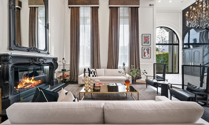 Hollywood Hills West Villa | Postmodern classicist villa just off Sunset Strip