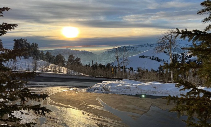 Powder Mountain Condo | Powder Mountain Ski-in Ski-out 3 Bed/3 Bath at Powder Ridge Village, Sleeps 8.