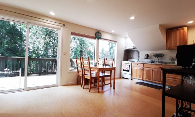 Issaquah House | POWER ON - Nature house with Views