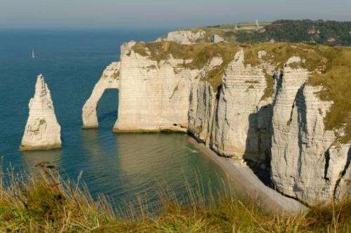 Bec-de-Mortagne Apartment | Près d'Etretat, joli appartement pour 4 personnes avec 2 chambres, vous pouvez me joindre au zéro six soixante dix huit soixante treize trente six quatre vingt onze pour réserver en direct