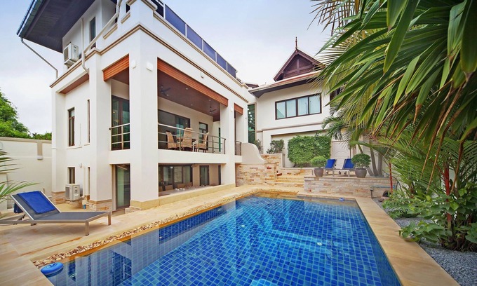 Jomtien Villa | Pratumnak Golden Angel Pool Villa