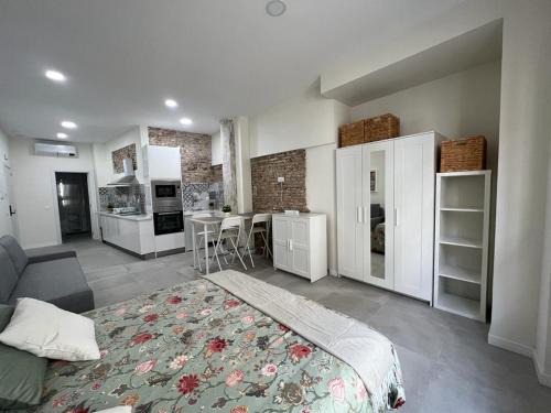 La Trinidad Apartment | Precioso estudio en el centro de Málaga 1
