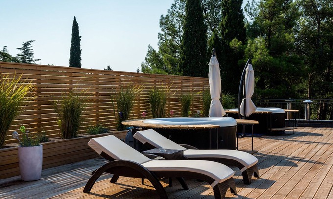 Sarsoni Hotel | Preelook Apartments and Rooms