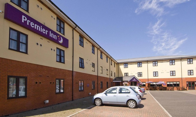 Chichester Hotel | Premier Inn Chichester South - Gate Leisure Park