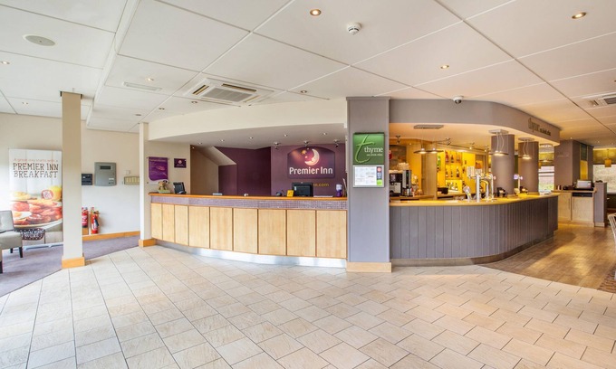 Stoke-on-Trent Hotel | Premier Inn Stoke/Trentham Gardens