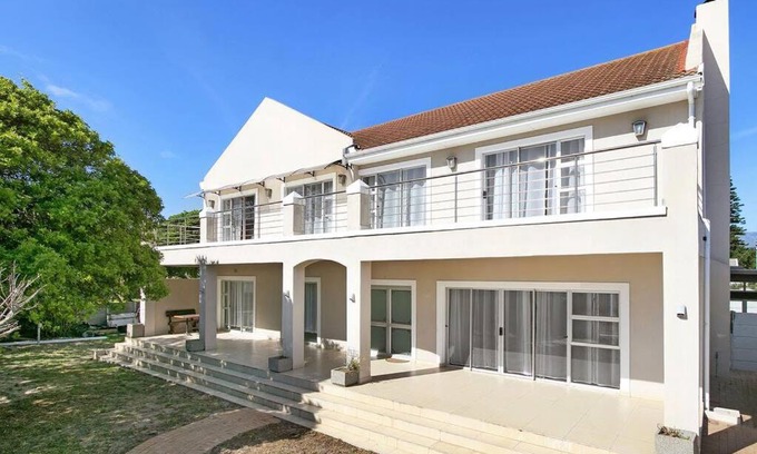 Milnerton Villa | Prestigious Guest Villa