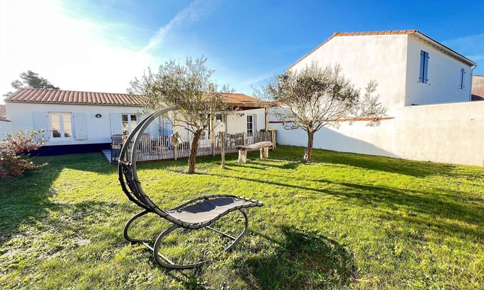 Saint-Clement-des-Baleines House | Pretty house with garden near the beach