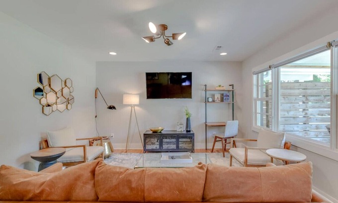 Franklin House | Pretty & Bright - Historic Franklin Quadplex