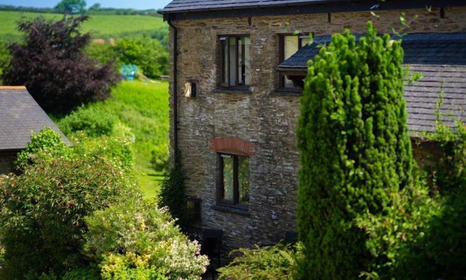 Berrynarbor Cottage | Pretty one bedroom cottage with access to onsite leisure facilities, including swimming pool