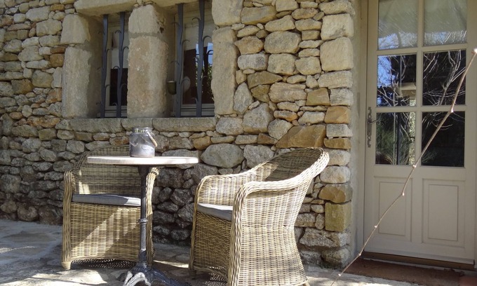 Uzes Cottage | Pretty stone mazet for 2 people surrounded by a 2 hectare park