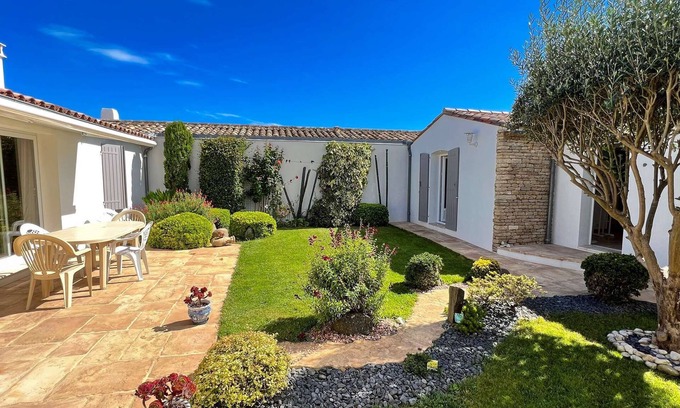 La Couarde-sur-Mer House | Pretty villa close to beaches and cycle paths