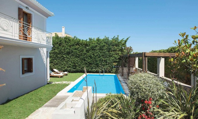 Agios Ioannis Villa | Pretty villa w/nice garden, 5 min to beach & bars